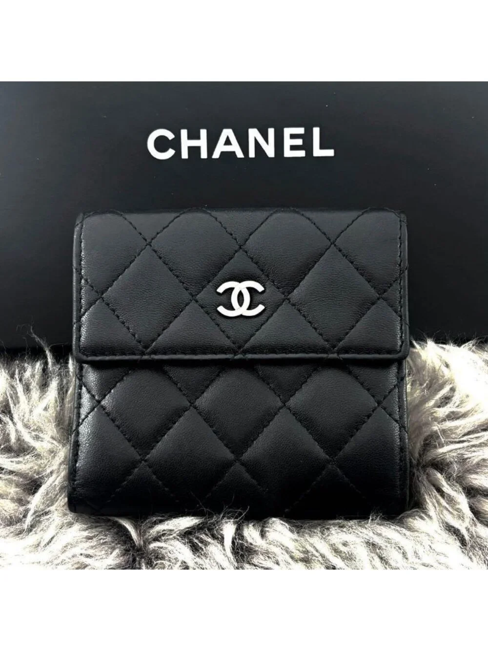 ★SOLD★ Chanel Super Wallet Quilted Hook Bifold - Picture 2 of 12